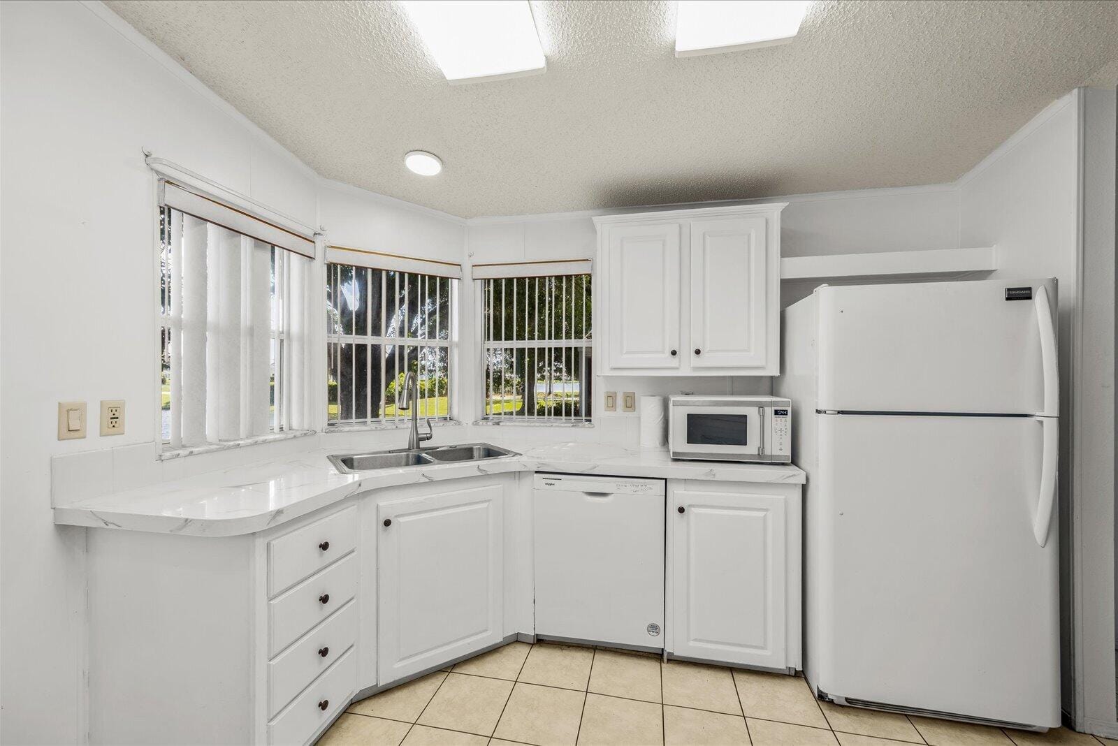 3809 Meadowlark Circle — photo 12