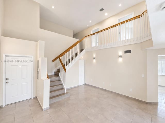 17455 NW 75th Place 202, Hialeah, FL 33015
