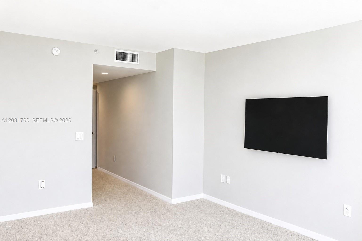 16400 Collins Avenue .0542 — photo 11