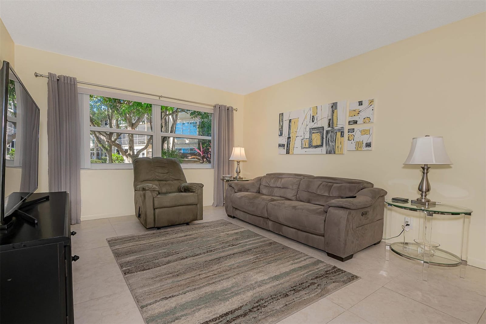 3431 NW 50th Avenue 104 — photo 4