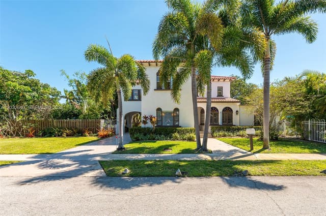 219 S 17th Avenue S, Lake Worth, FL 33460