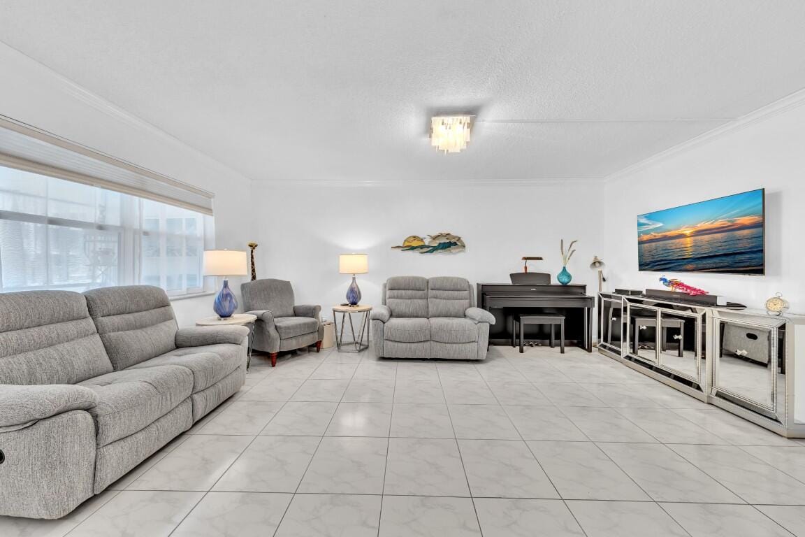 580 Egret Drive 121, Hallandale Beach, FL 33009 photo 2