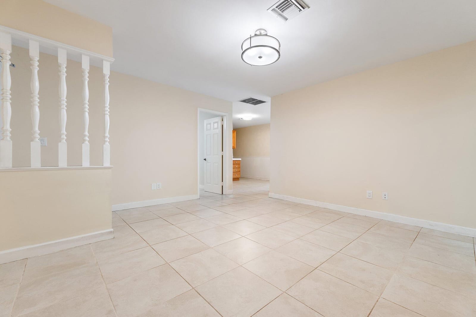 678 Riverside Drive — photo 10