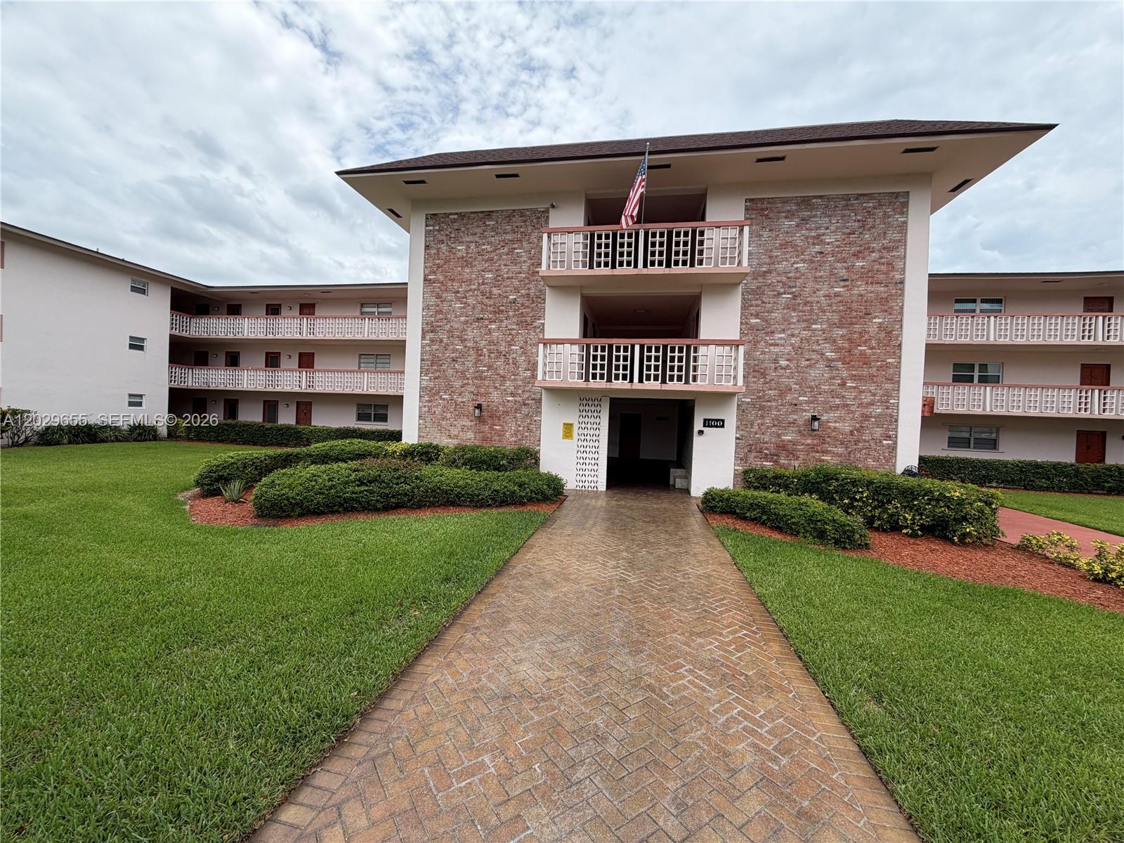 1100 Hillcrest Court 111 111, Hollywood, FL 33021, Hollywood