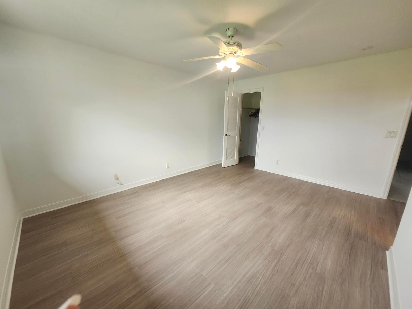 2600 NE 1st Lane 402 — photo 8