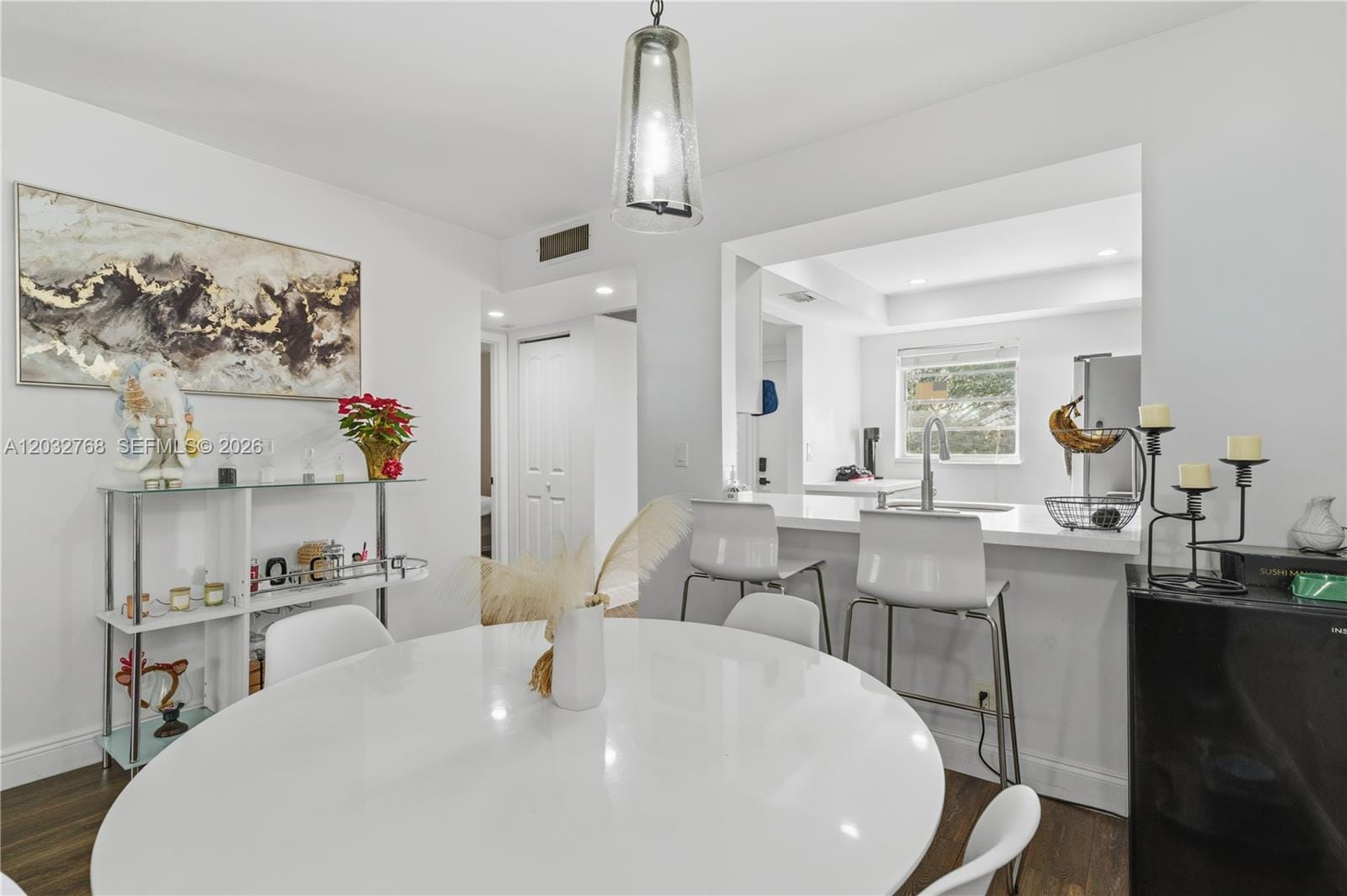 9340 Lagoon Place 304 — photo 5