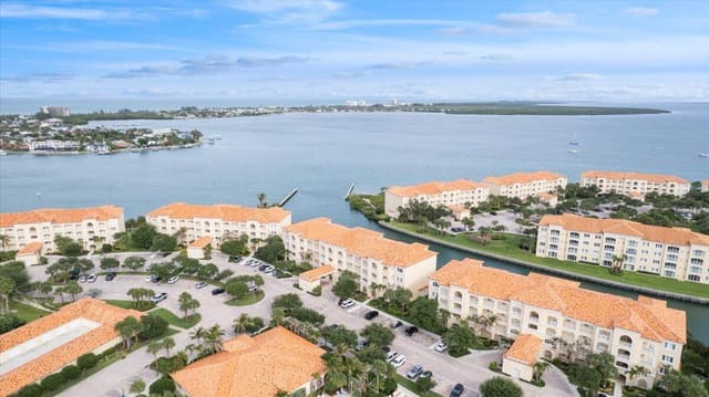 5 E Harbour Isle Dr Drive E 103, Fort Pierce, FL 34949