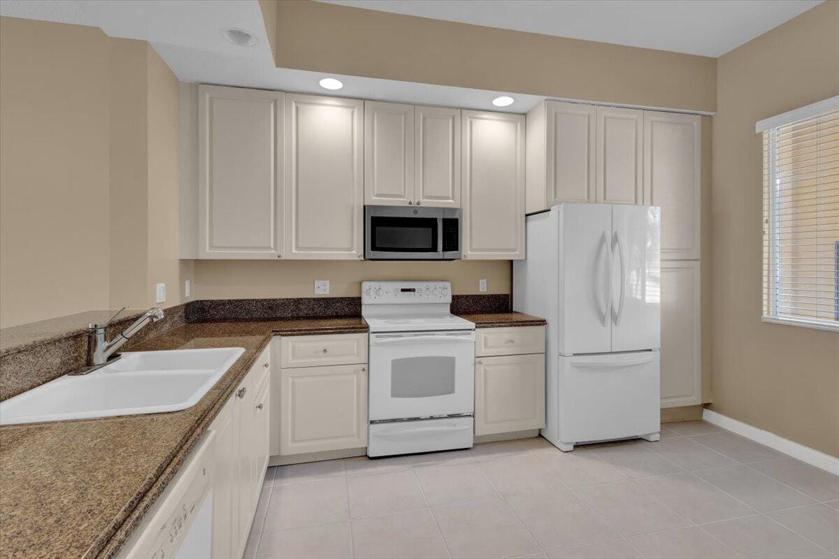 5 E Harbour Isle Dr Drive E 103, Fort Pierce, FL 34949 photo 12