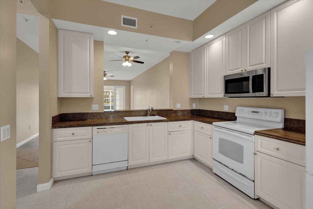 5 E Harbour Isle Dr Drive E 103, Fort Pierce, FL 34949 photo 13