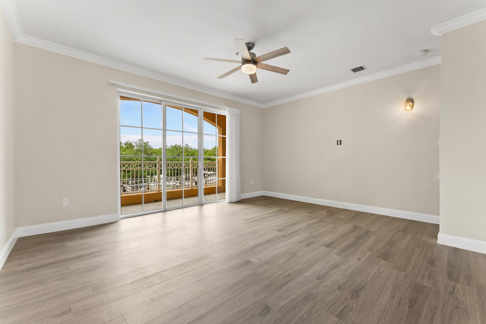 643 Casa Loma Boulevard — photo 8