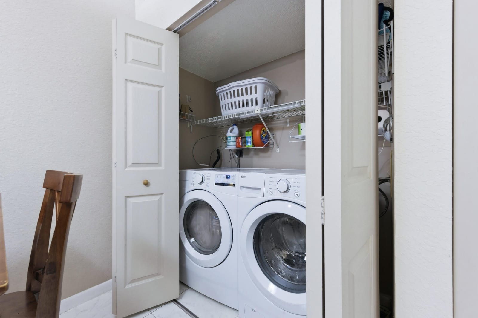 4353 Woodstock Drive B — photo 12
