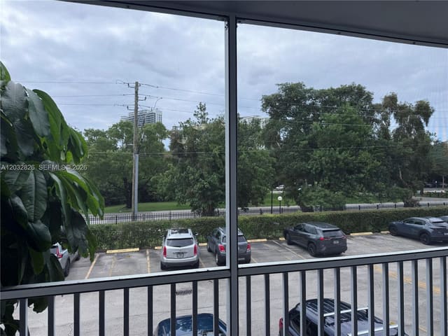 16950 W Dixie Hwy A232 Highway 232, Woodside Apts, North Miami Beach, FL