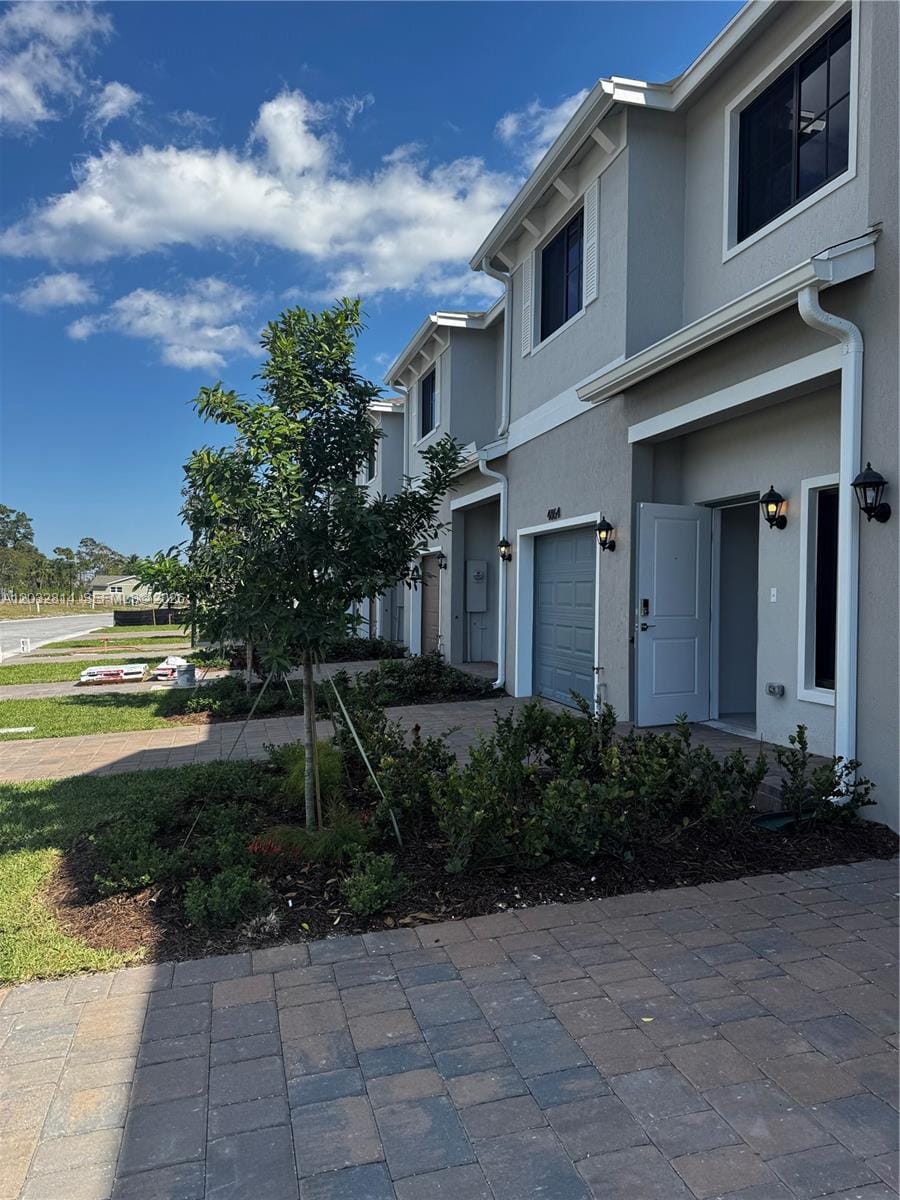 4860 Dillion Street 4860 — photo 4