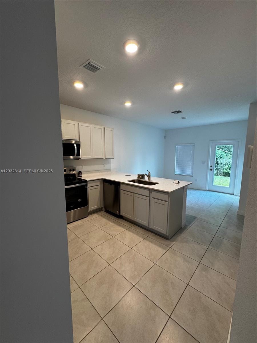 4860 Dillion Street 4860 — photo 9