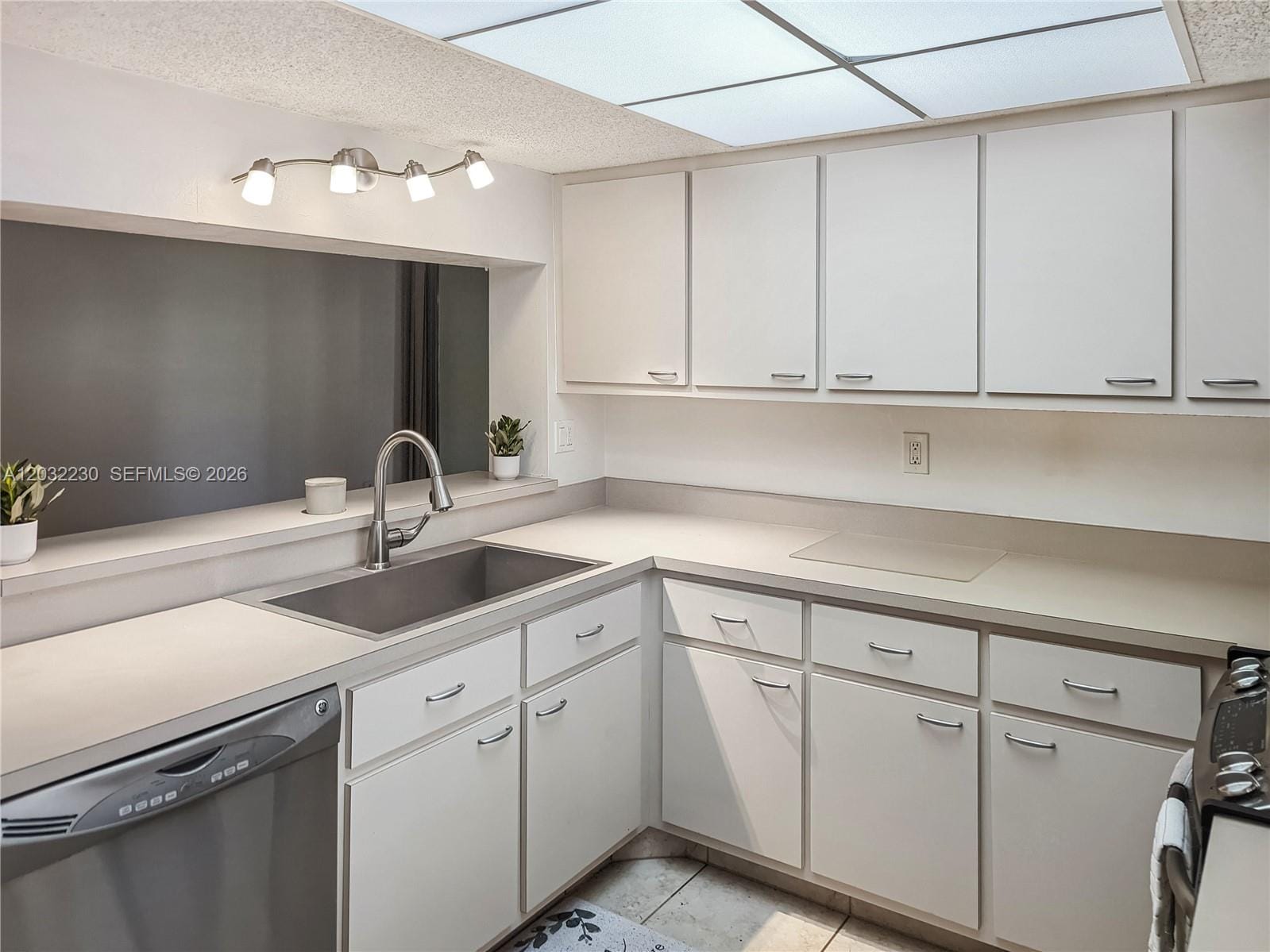 9531 Seagrape Drive 108 — photo 5
