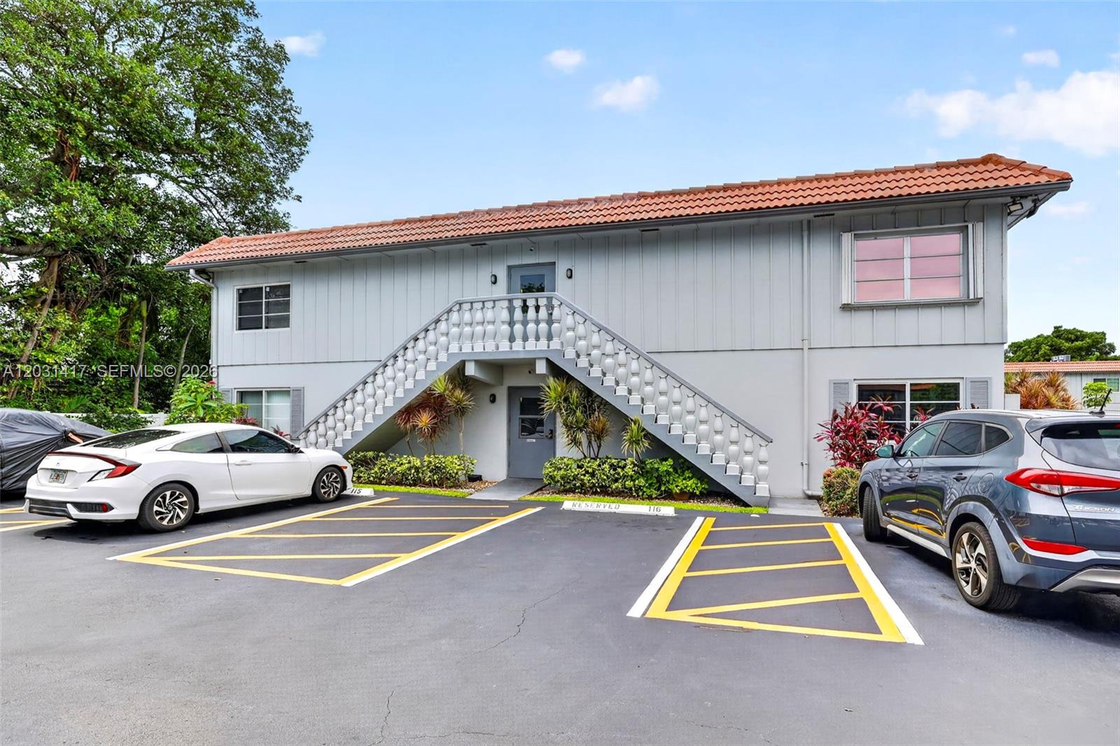 649 W Oakland Park Boulevard 105A — photo 2
