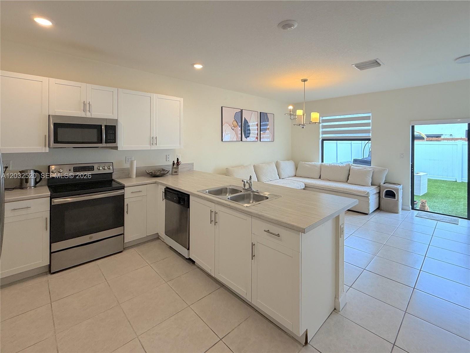 10606 W 32nd Lane, Hialeah, FL 33018 photo 3