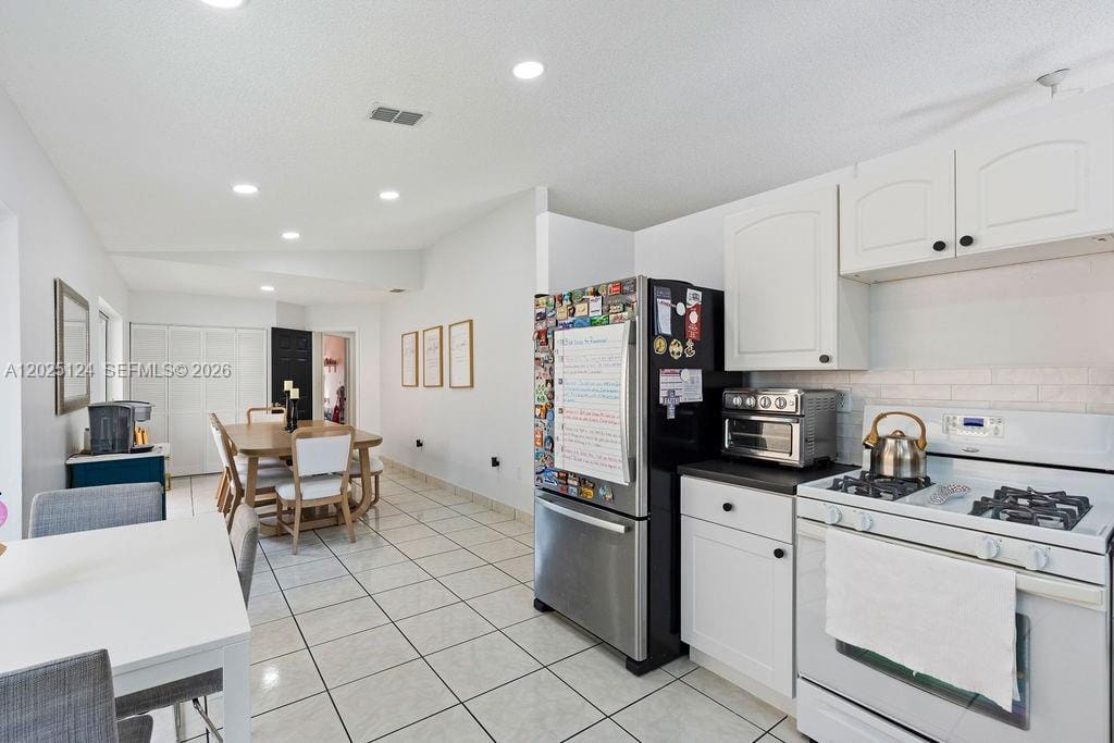 19080 NW 77th Court, Hialeah, FL 33015 photo 16