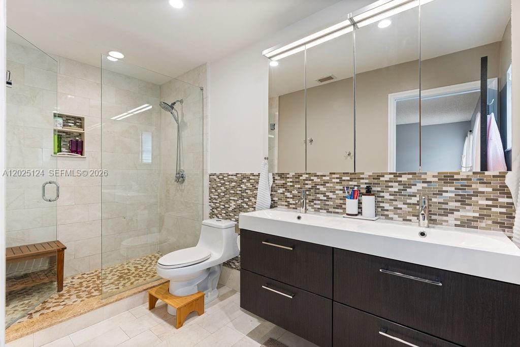 19080 NW 77th Court, Hialeah, FL 33015 photo 21