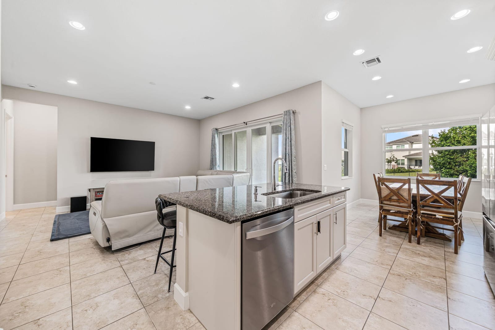 5455 Empire Drive — photo 9