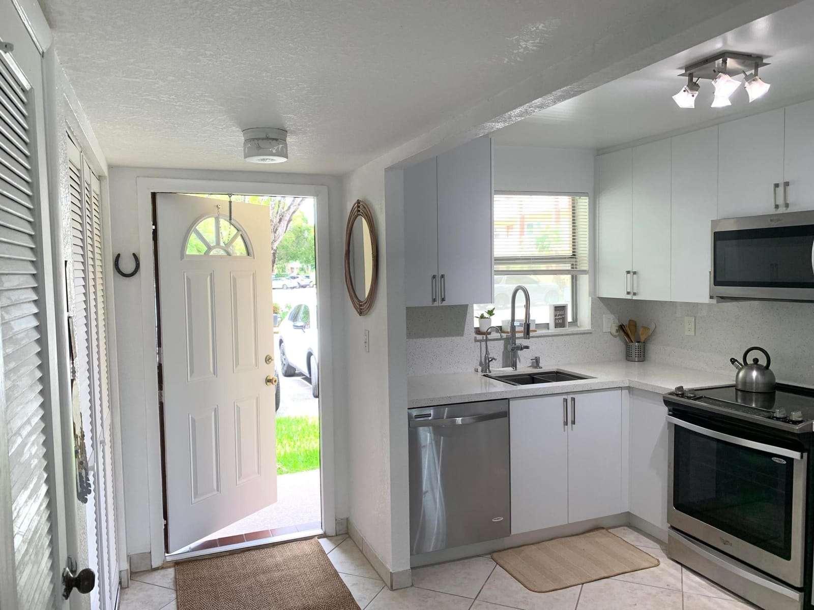 2801 N Pine Island Road 110, Sunrise, FL 33322 photo 6