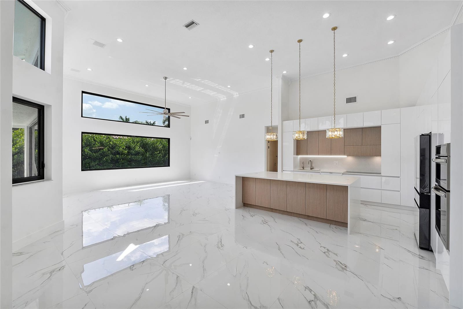 410 Sabal Way — photo 2