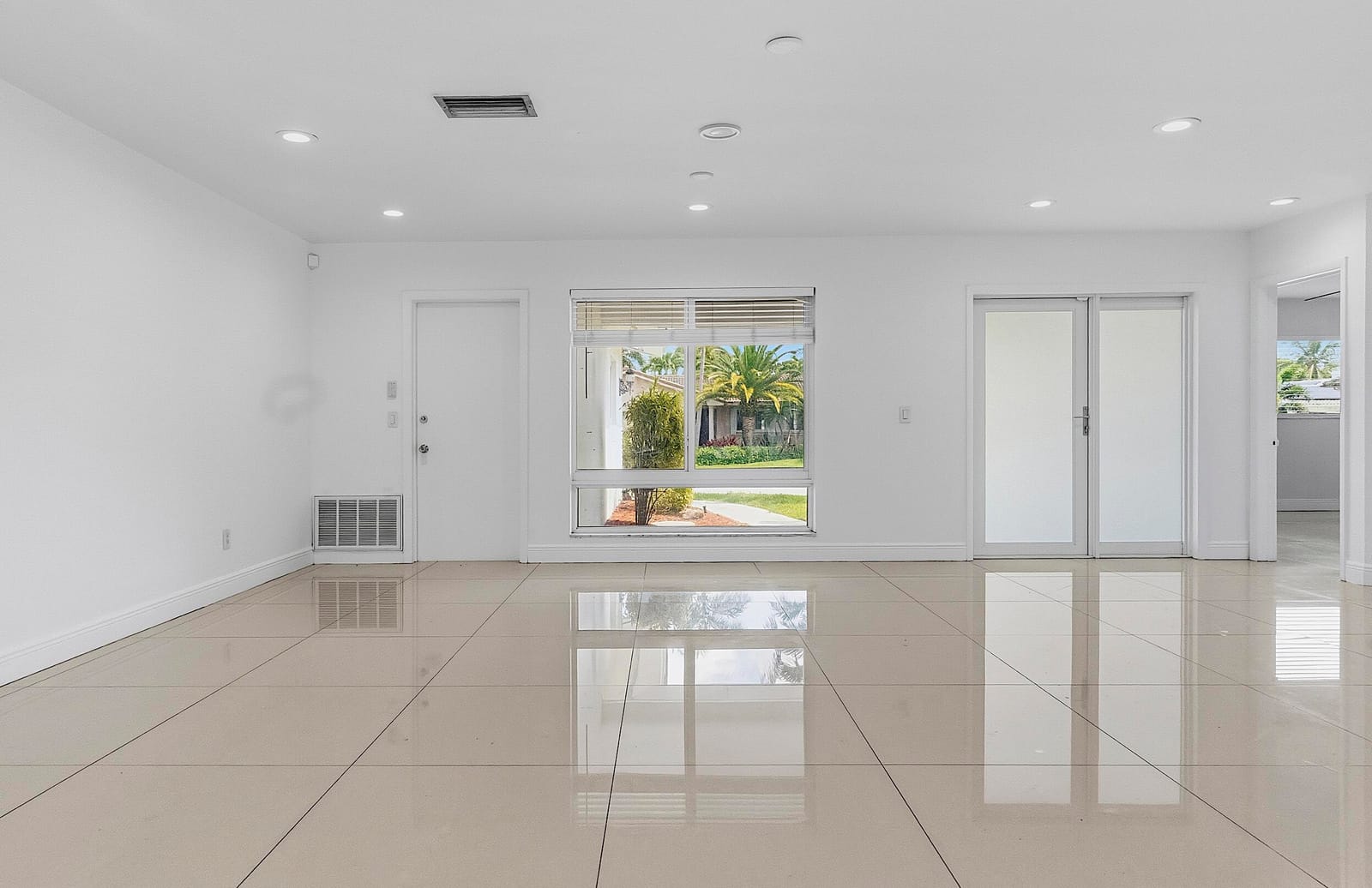 2910 NE 40th Court — photo 12
