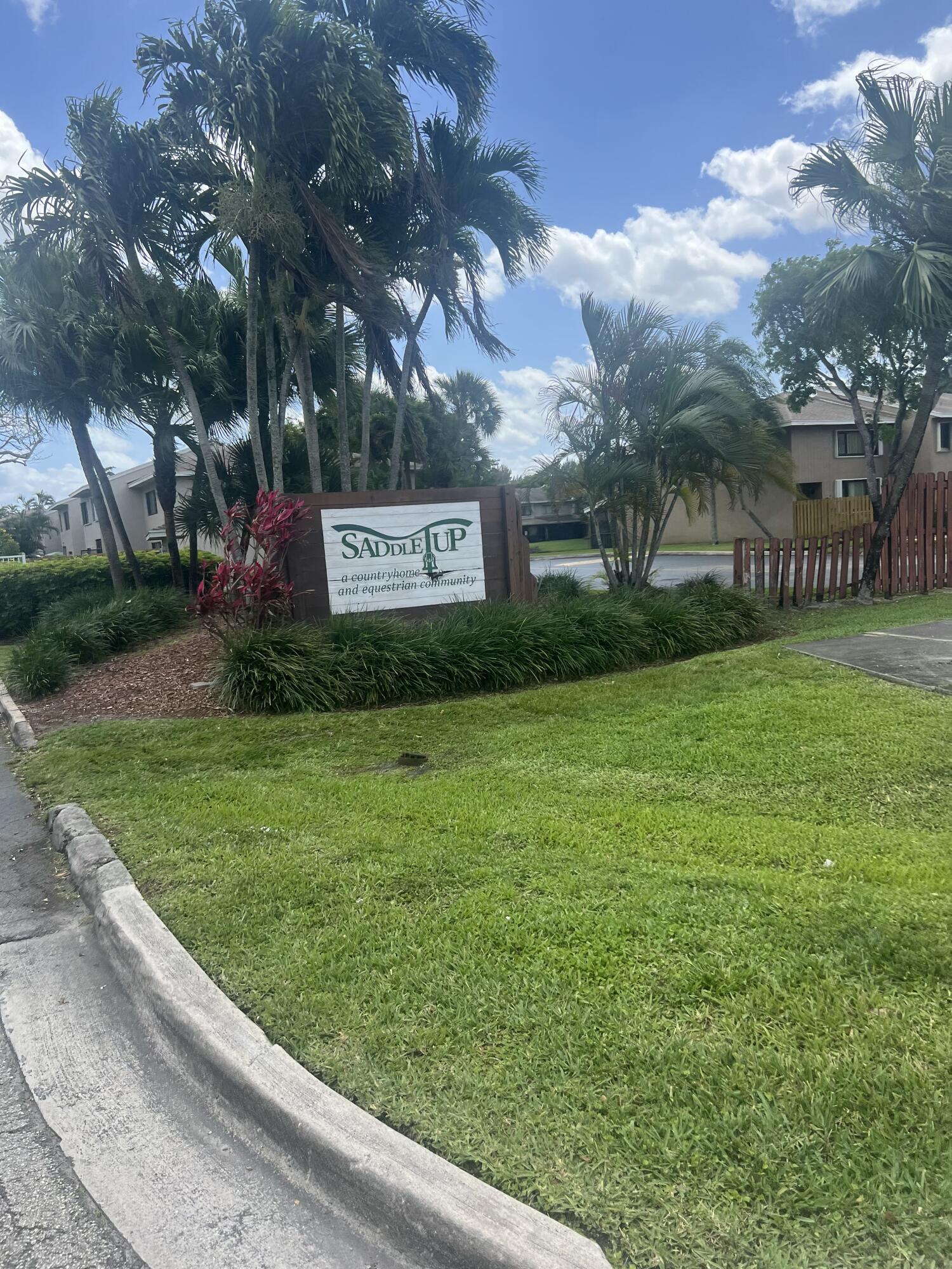 5182 S University Drive, Davie, FL 33328, Davie