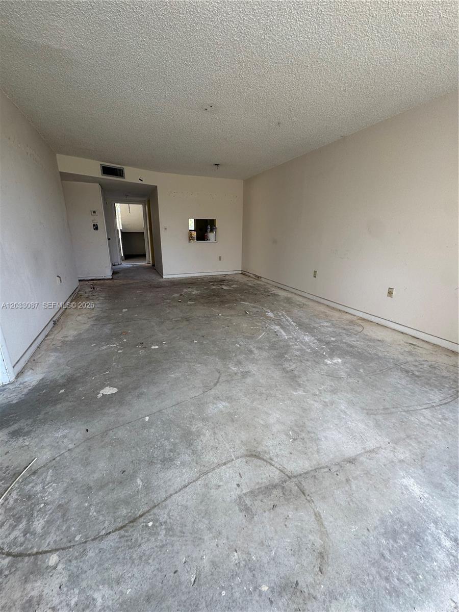 8325 Sunrise Lakes Boulevard 112, Sunrise, FL 33322, Sunrise