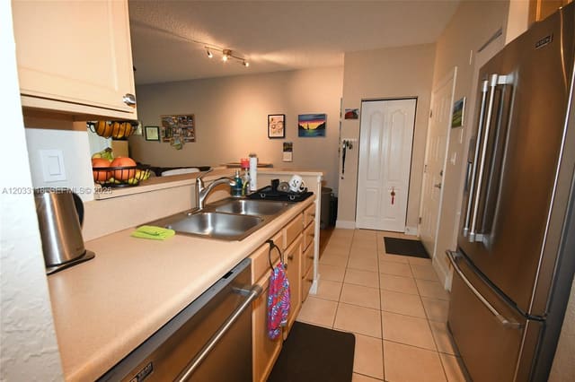 6001 SW 70th Street 320, South Miami, FL 33143