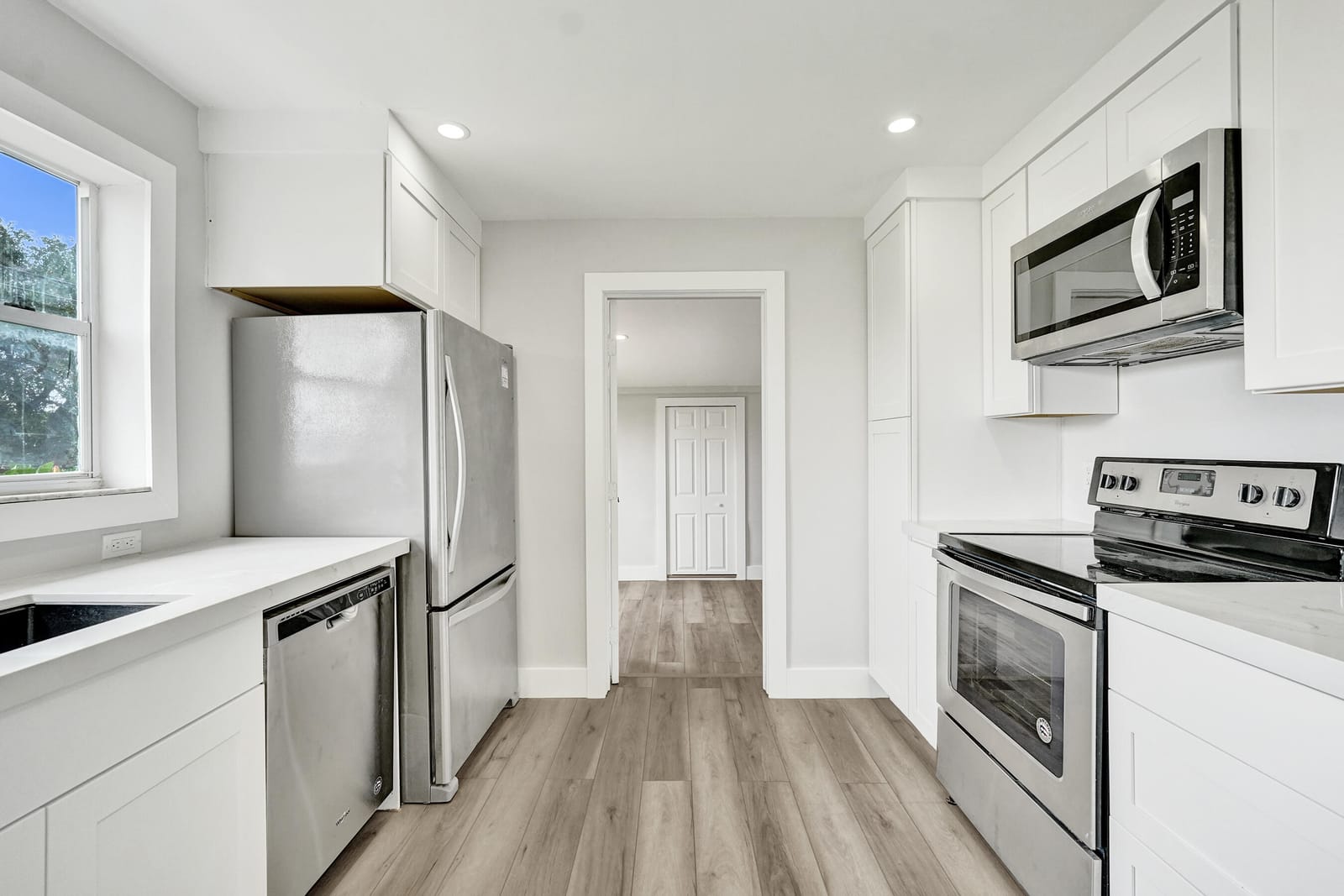 5601 SW 36th Court — photo 10