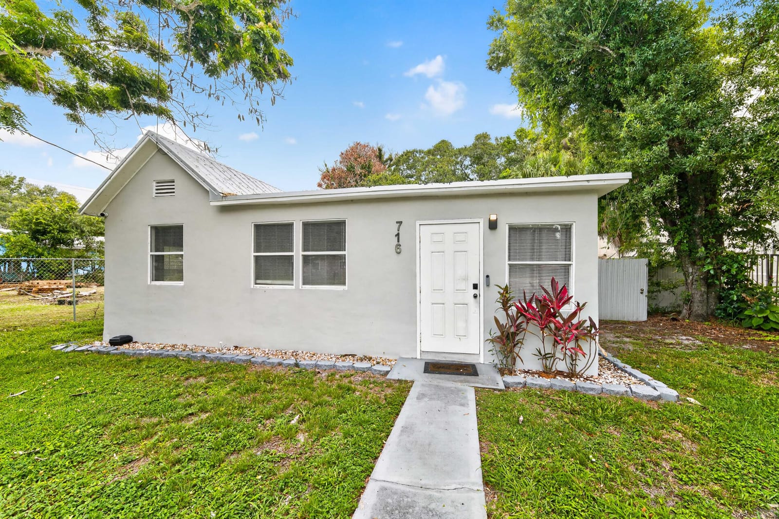 716 Citrus Avenue — photo 2