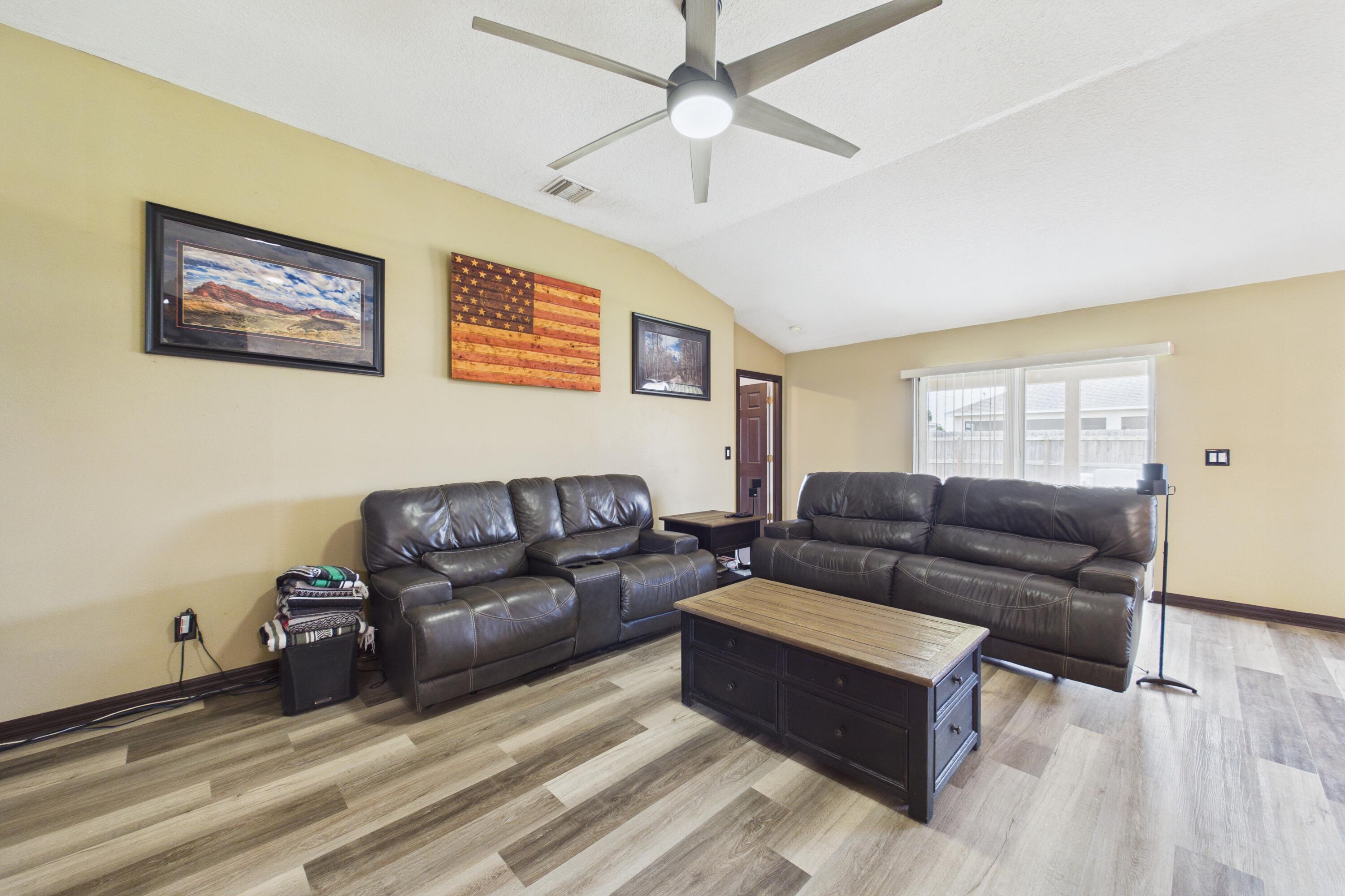 567 Mimosa Street SW — photo 9