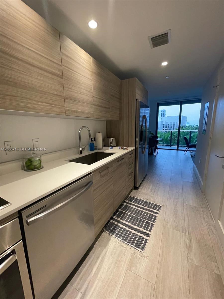 121 NE 34th Street 1015, Miami, FL 33137, Miami