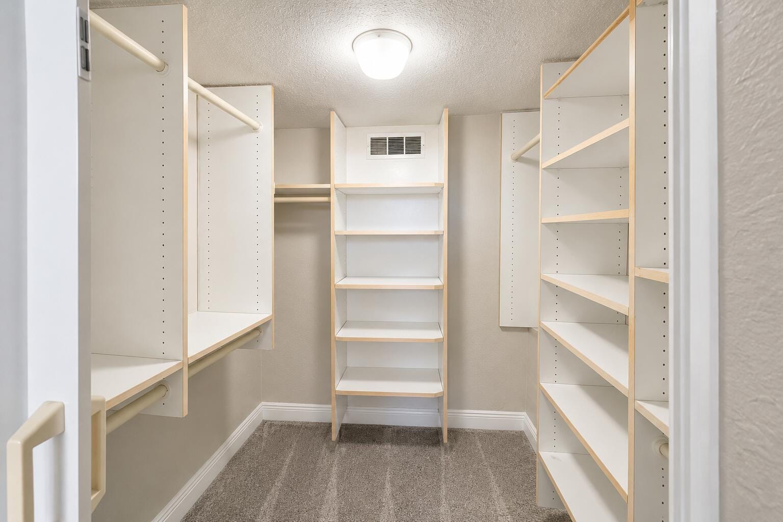 4800 Bayview 306 — photo 4