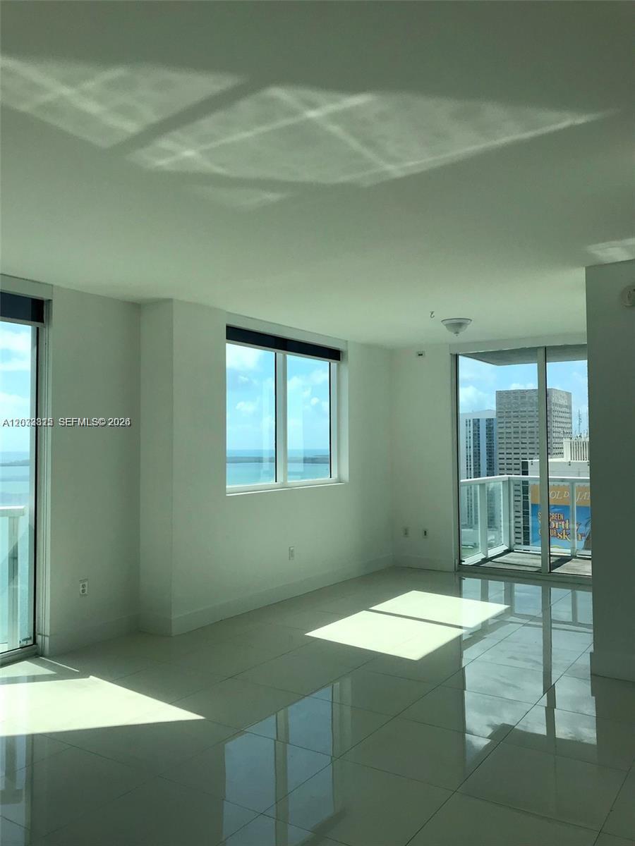 244 Biscayne Boulevard 2103, Miami, FL 33132, Miami