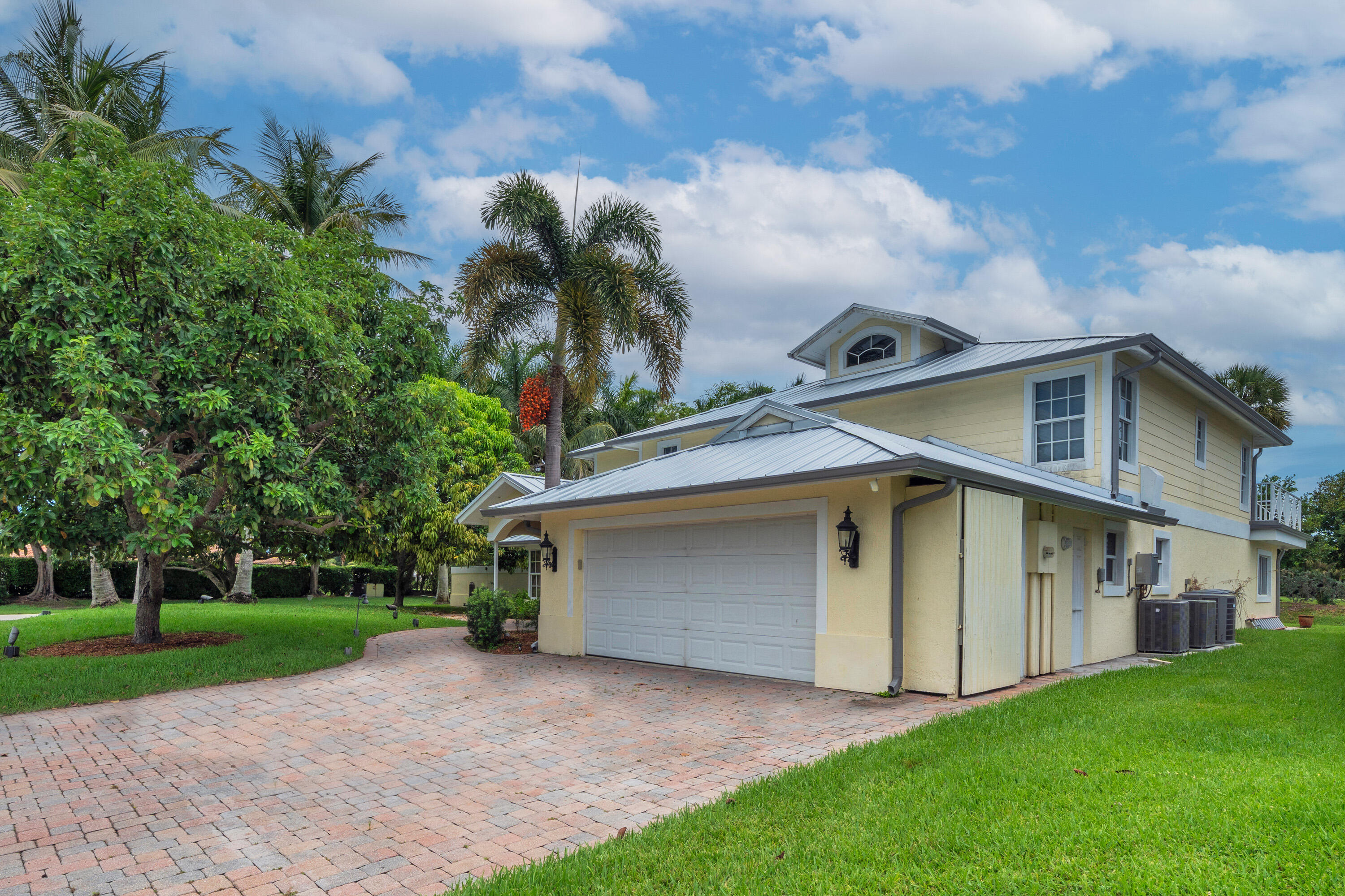 5844 Pinebrook Drive — photo 8