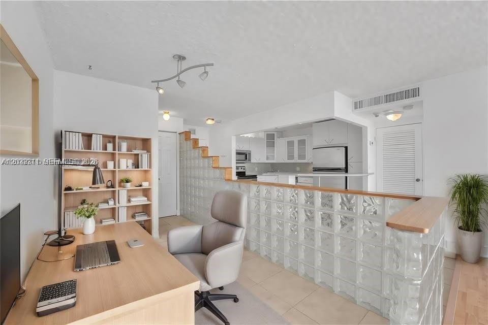 150 SE 25th Road 15J — photo 9
