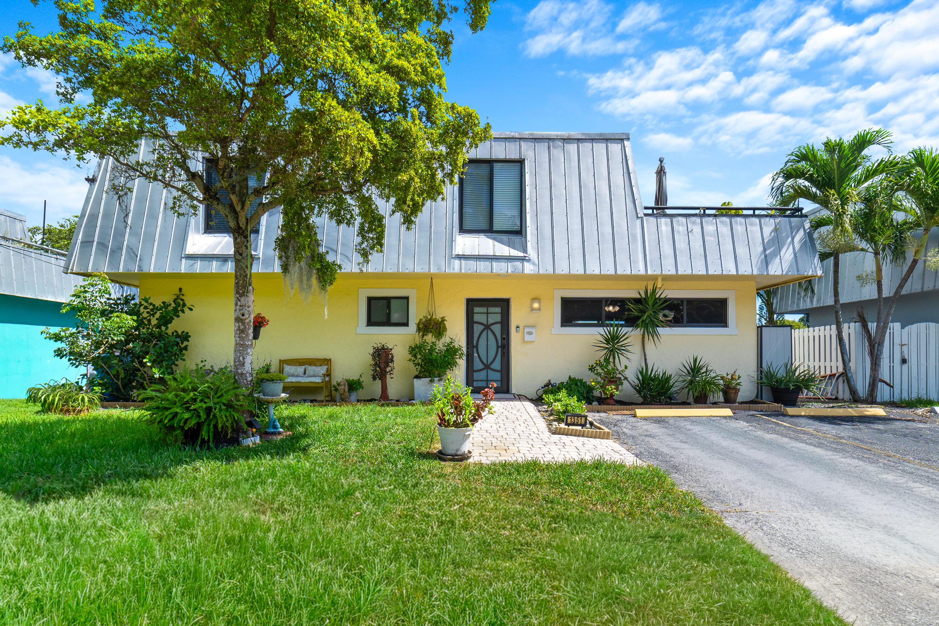 1351 NE 40th Place, Oakland Park, FL 33334, Oakland Park