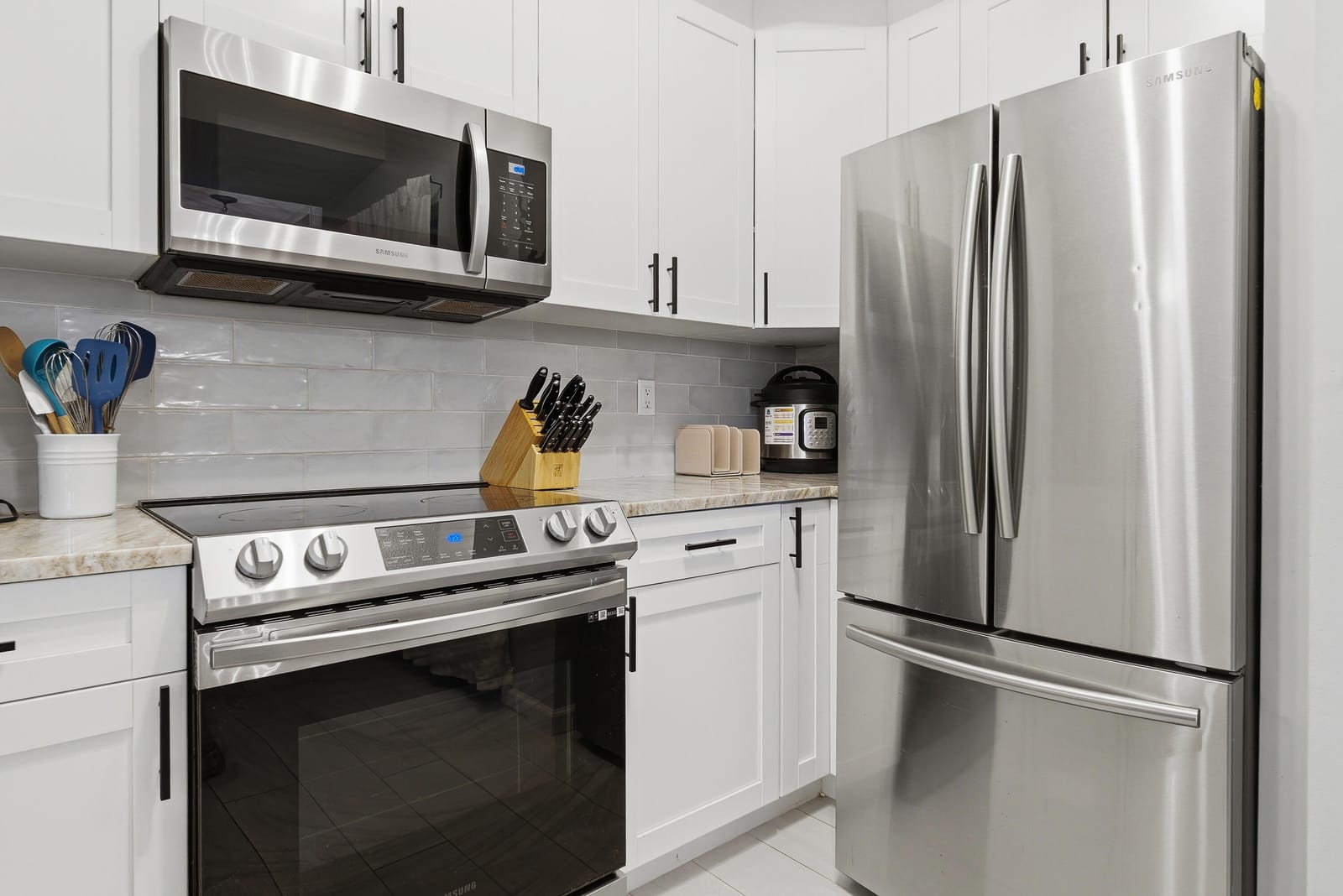 780 S Sapodilla Avenue 104 — photo 2
