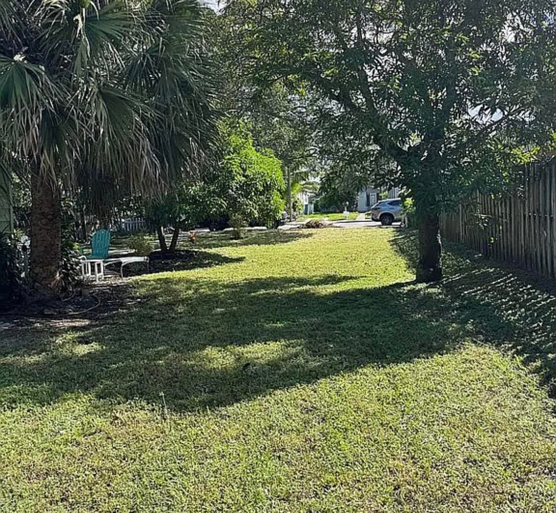 211 N E Street, Lake Worth Beach, FL 33460 photo 2