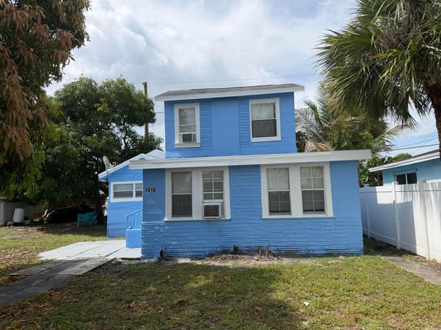 1018 Adams Street E, West Palm Beach, FL 33407