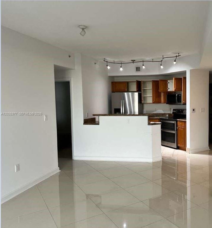 357 Almeria Avenue 601 — photo 1