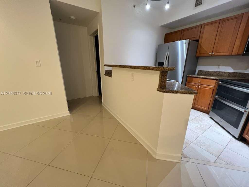 357 Almeria Avenue 601 — photo 4