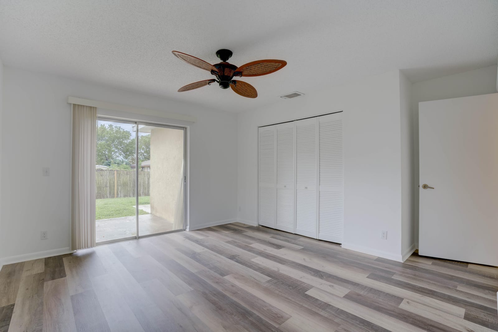 4698 Arthur Street — photo 8
