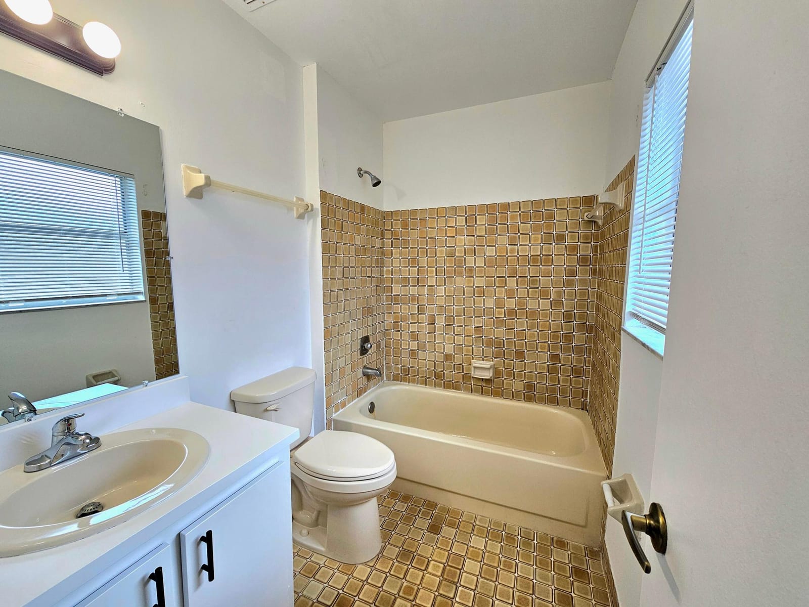 4698 Arthur Street — photo 9