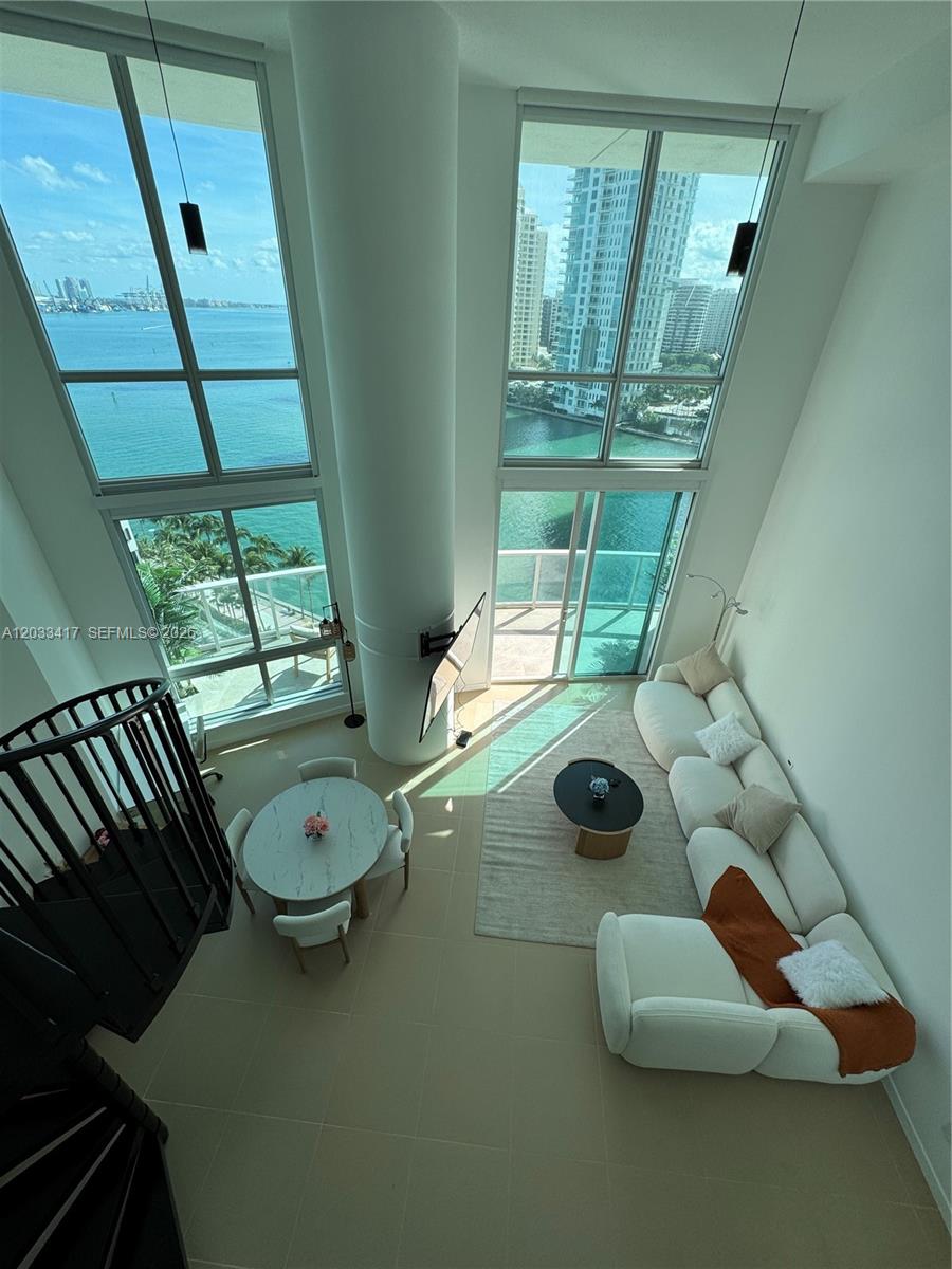 300 S Biscayne Boulevard L1218, Miami, FL 33131, Miami