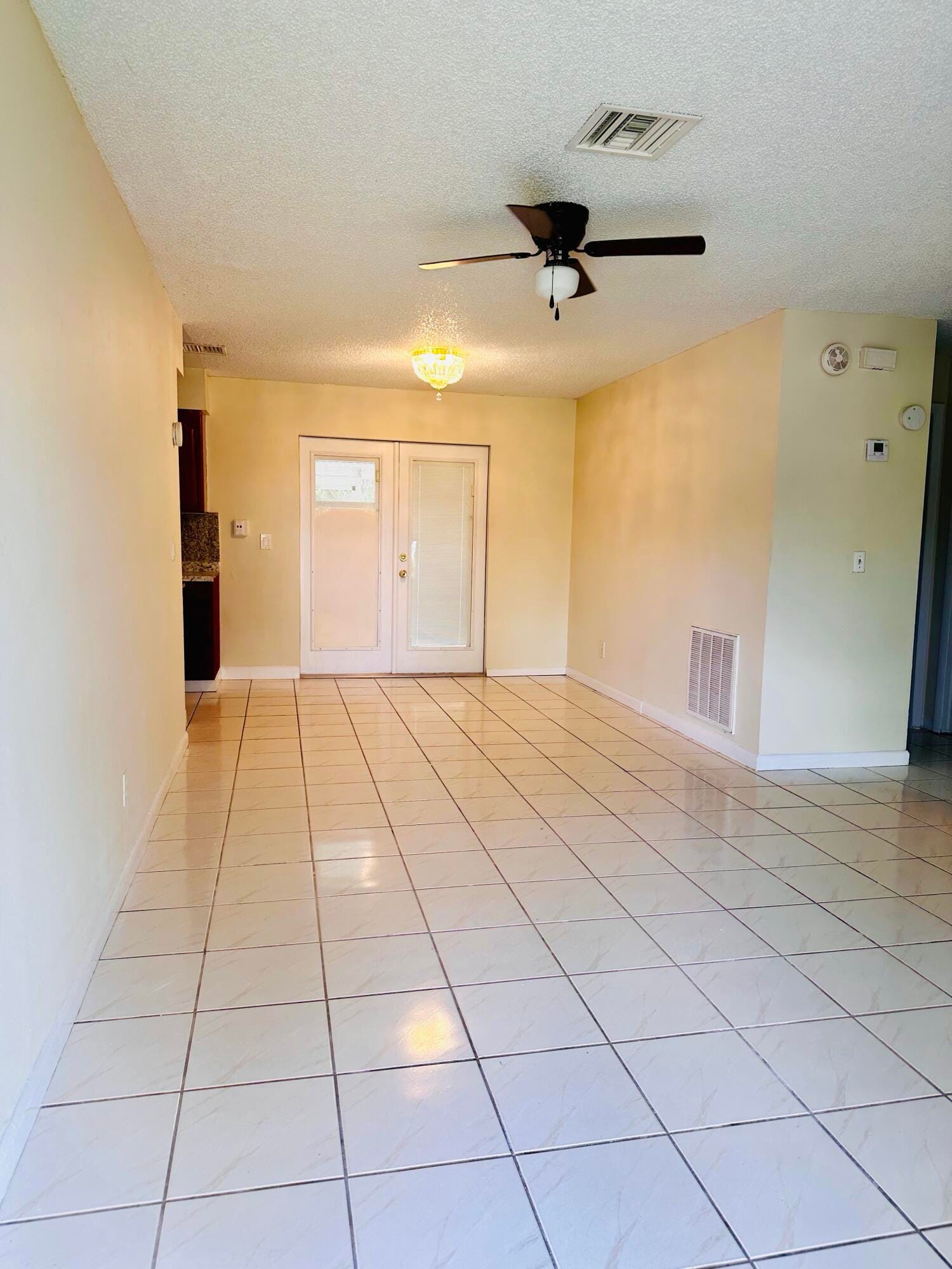 6245 Saxon Boulevard — photo 3