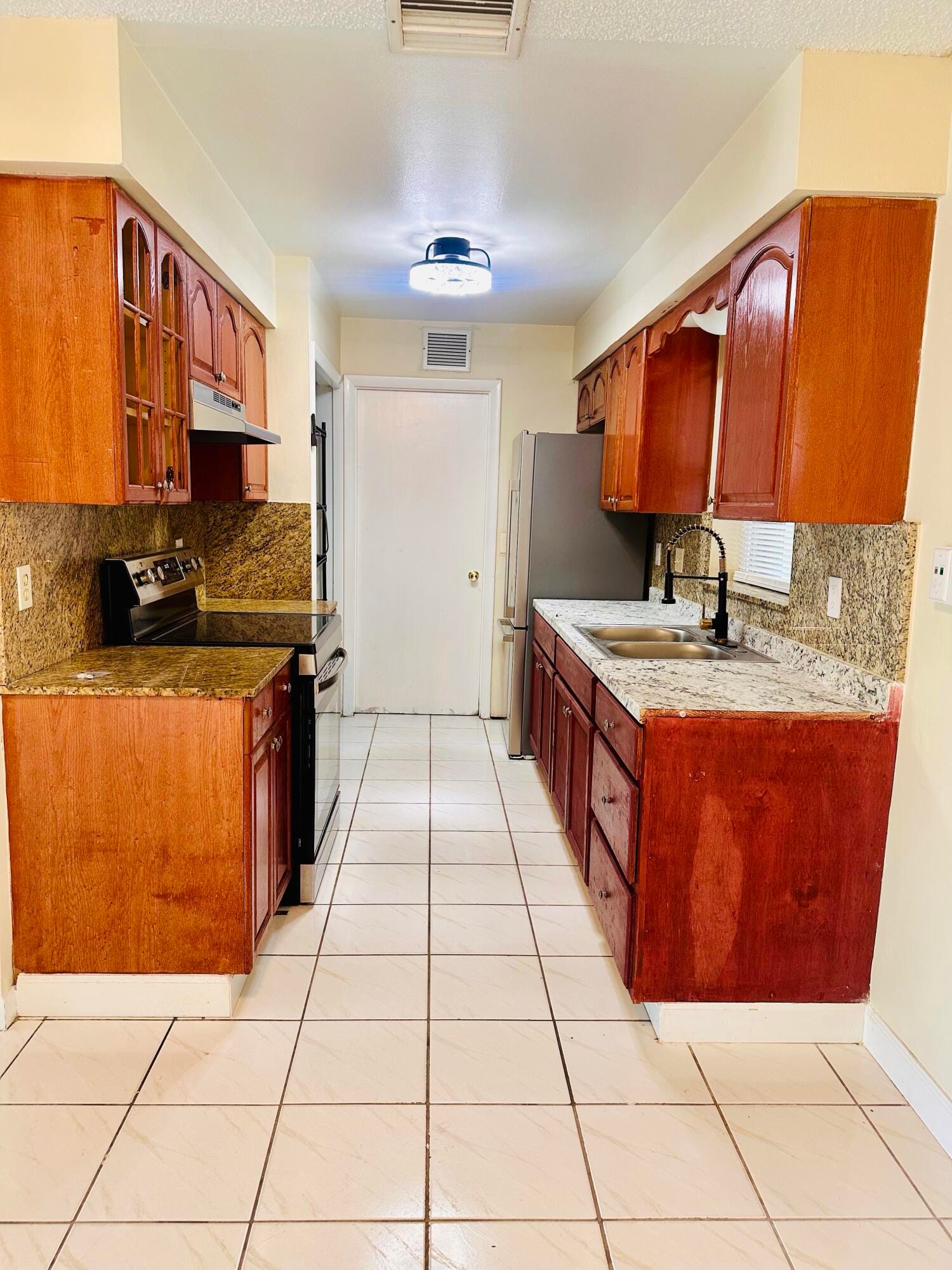 6245 Saxon Boulevard — photo 5