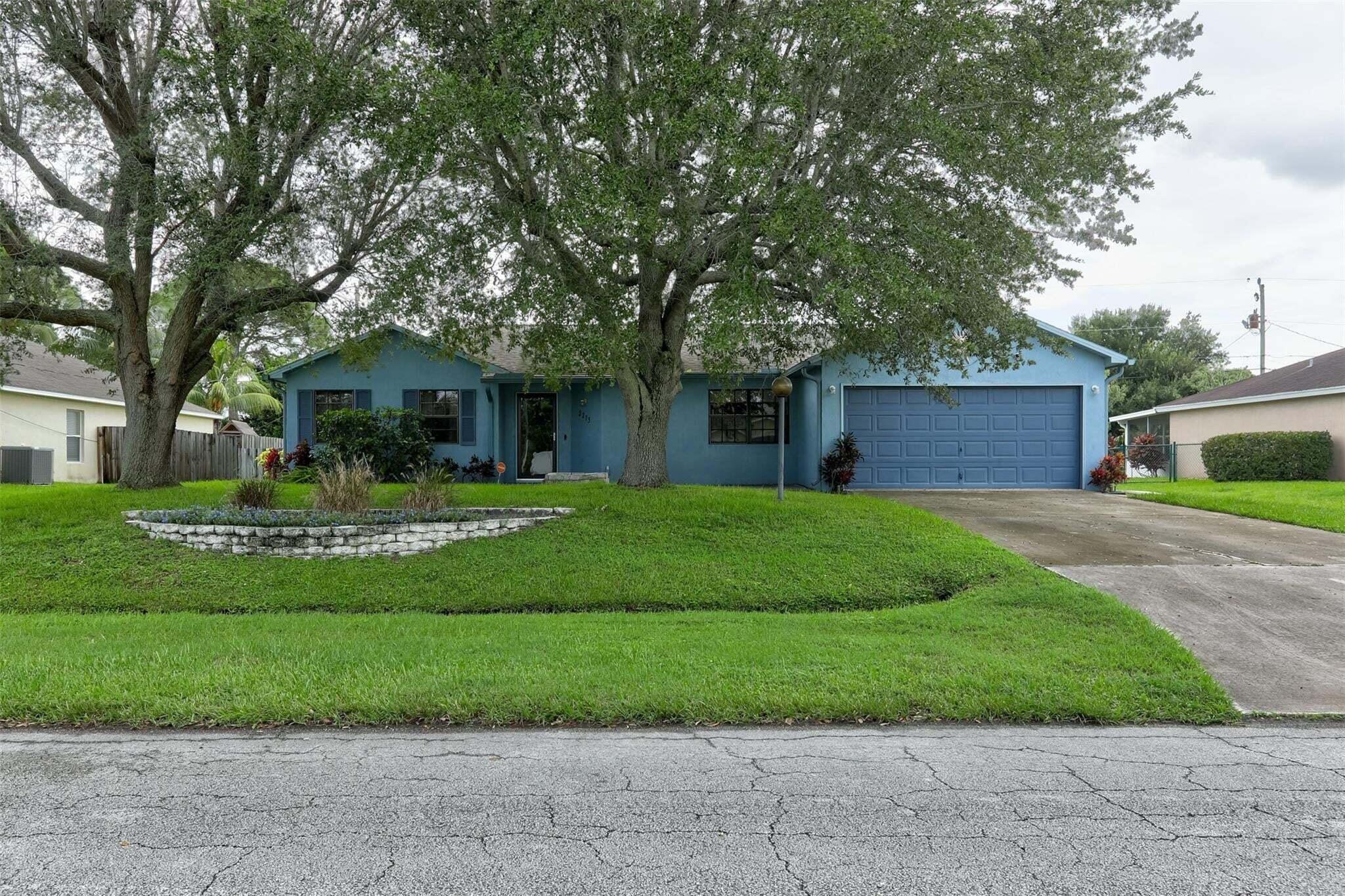 2273 SW Plymouth Street — photo 1